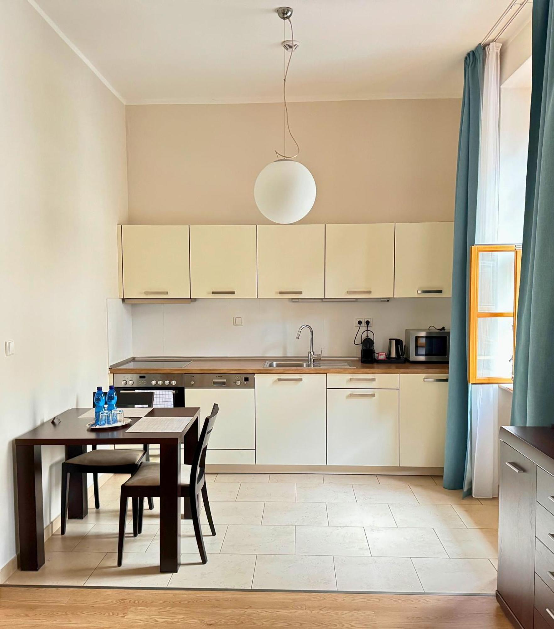 Rezidence Ostrovní Aparthotel 4*